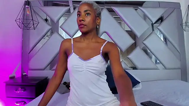 Snapshot of Lorenn_Hill chatting on October 25, 2025, 12:50 pm Lorenn Hill online show from October 25, 2025, 12:50 pm