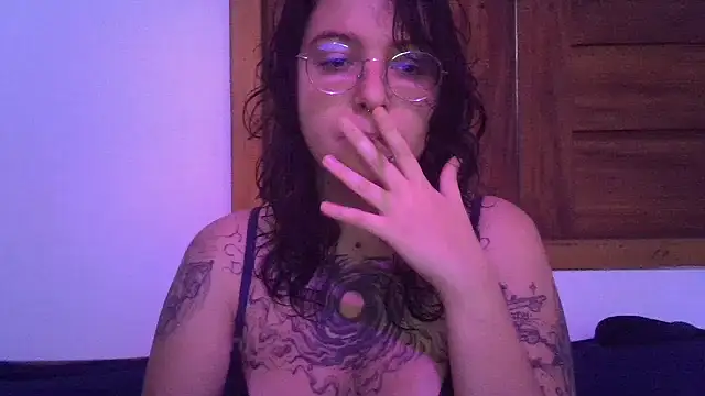 Snapshot of Blue_Liz chatting on November 27, 2025, 12:38 pm Blue Liz online show from November 27, 2025, 12:38 pm