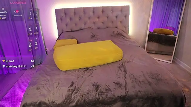 Katherinepinke online show from November 6, 2025, 1:59 pm