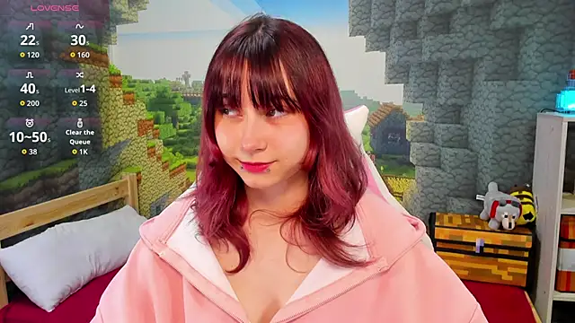 ClaraParks online show from November 28, 2025, 7:03 pm