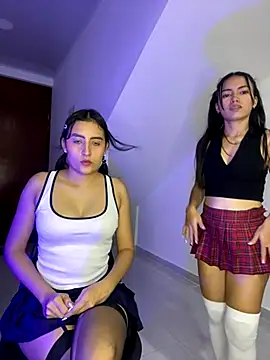 Snapshot of Lily__18 chatting on November 9, 2025, 4:05 am Lily 18 online show from November 9, 2025, 4:05 am