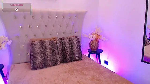 Dulcey  online show from November 30, 2025, 5:41 am