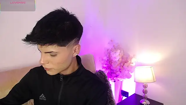 Dulcey  online show from September 25, 2025, 3:45 am