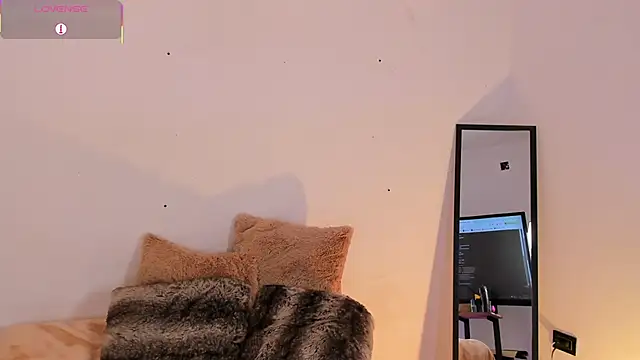 Dulcey  online show from September 21, 2025, 10:53 am