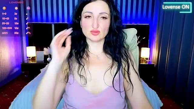 Snapshot of MissRossi chatting on November 6, 2025, 8:13 pm MissRossi online show from November 6, 2025, 8:13 pm