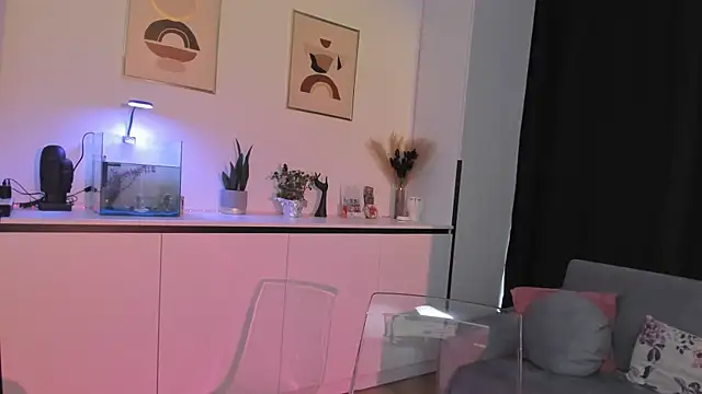 EvaBllake online show from September 16, 2025, 5:19 am