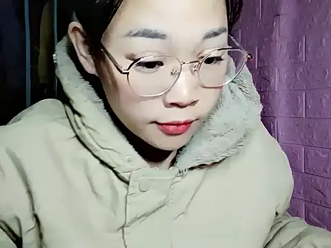 Snapshot of Maimai00 chatting on November 24, 2025, 12:43 am Maimai00 online show from November 24, 2025, 12:43 am