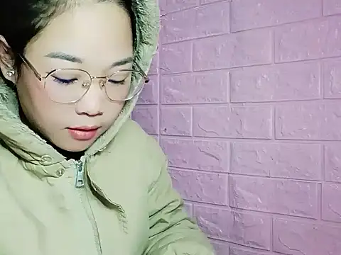 Snapshot of Maimai00 chatting on December 16, 2025, 12:59 am Maimai00 online show from December 16, 2025, 12:59 am