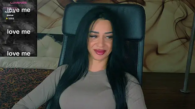 Snapshot of NaomiScarlet chatting on November 12, 2025, 10:30 am NaomiScarlet online show from November 12, 2025, 10:30 am