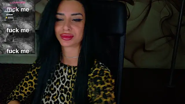 Snapshot of NaomiScarlet chatting on October 28, 2025, 5:45 pm NaomiScarlet online show from October 28, 2025, 5:45 pm