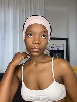 prettydollyy online show from March 6, 2026, 7:25 am