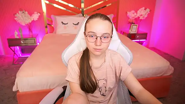 Snapshot of ArrinaWairr chatting on September 25, 2025, 7:25 am ArrinaWairr online show from September 25, 2025, 7:25 am