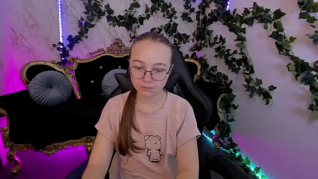 Snapshot of ArrinaWairr chatting on September 26, 2025, 7:15 am ArrinaWairr online show from September 26, 2025, 7:15 am