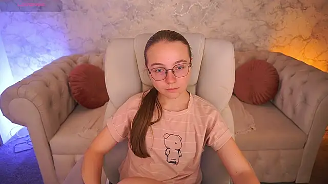 Snapshot of ArrinaWairr chatting on September 19, 2025, 7:23 am ArrinaWairr online show from September 19, 2025, 7:23 am