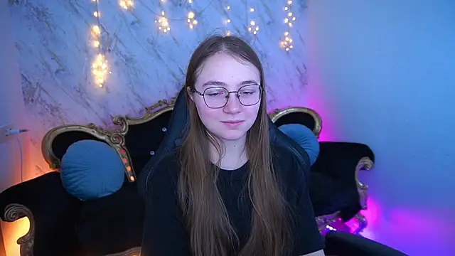 ArrinaWairr online show from February 5, 2026, 8:43 am