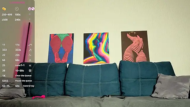 TrixiBell online show from April 22, 2026, 3:57 am