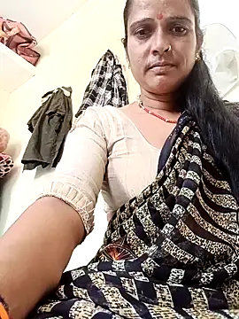 Snapshot of Cutreet chatting on September 15, 2025, 5:19 am Cutreet online show from September 15, 2025, 5:19 am