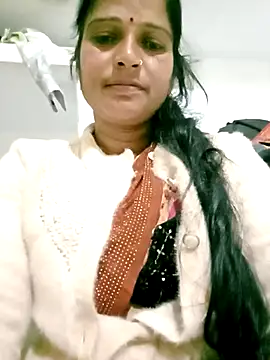 Snapshot of Cutreet chatting on December 15, 2025, 11:31 pm Cutreet online show from December 15, 2025, 11:31 pm