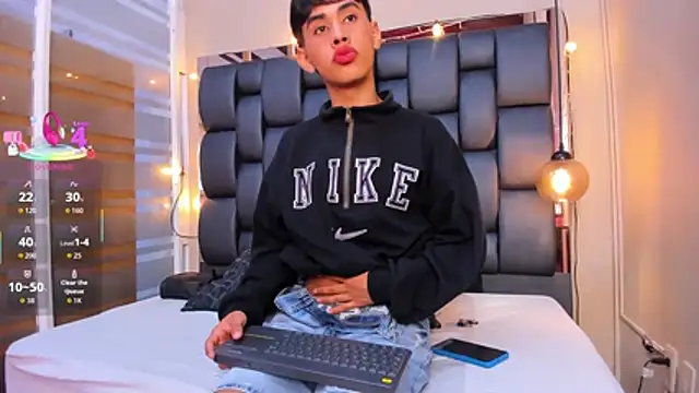 Snapshot of Jim_twink chatting on November 4, 2025, 7:39 pm Jim twink online show from November 4, 2025, 7:39 pm