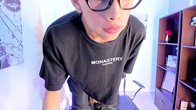 Snapshot of Jim_twink chatting on October 24, 2025, 2:10 am Jim twink online show from October 24, 2025, 2:10 am