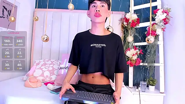 Snapshot of Jim_twink chatting on December 4, 2025, 7:35 pm Jim twink online show from December 4, 2025, 7:35 pm