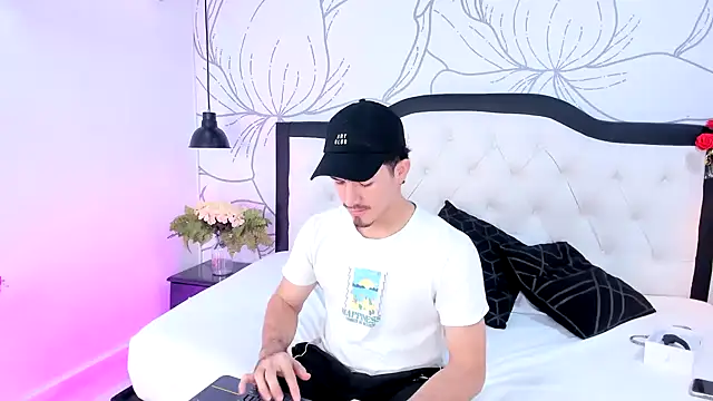 Jim twink online show from February 16, 2026, 7:56 pm