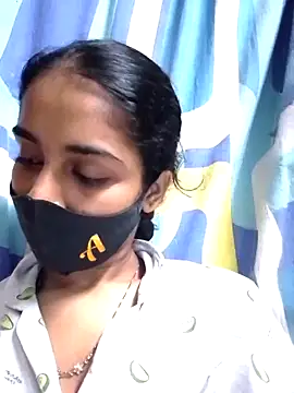 Snapshot of Zoya_G chatting on October 20, 2025, 11:33 am Zoya G online show from October 20, 2025, 11:33 am