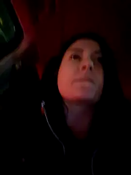 Snapshot of SaraViss20 chatting on December 5, 2025, 9:01 pm SaraViss20 online show from December 5, 2025, 9:01 pm