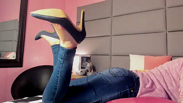 Snapshot of VidiaStons chatting on October 23, 2025, 3:00 pm VidiaStons online show from October 23, 2025, 3:00 pm