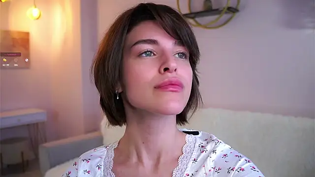 EleneButton online show from October 4, 2025, 1:29 am