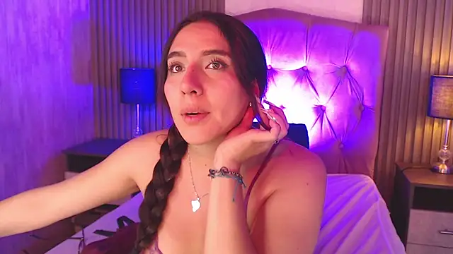 Bonnali lune online show from February 4, 2026, 11:11 pm