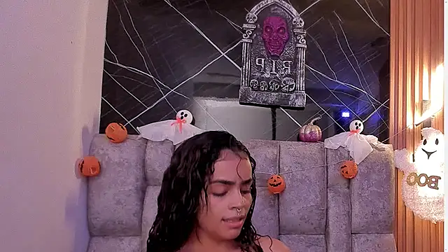 roxanne dl online show from October 11, 2025, 11:22 am