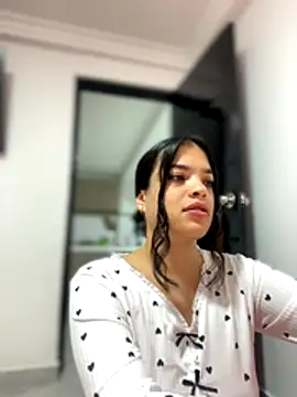 Snapshot of JuanitaMore01 chatting on October 31, 2025, 12:29 am JuanitaMore01 online show from October 31, 2025, 12:29 am