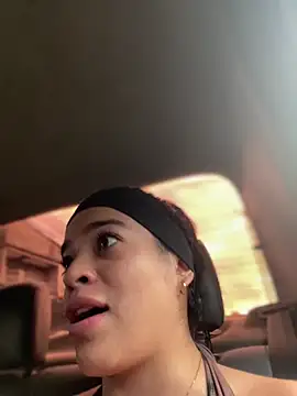 Snapshot of JuanitaMore01 chatting on November 6, 2025, 10:14 pm JuanitaMore01 online show from November 6, 2025, 10:14 pm