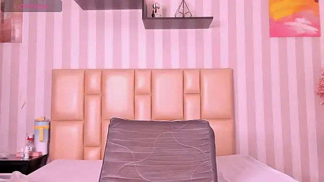 DarkHoneyy online show from December 15, 2025, 6:03 pm