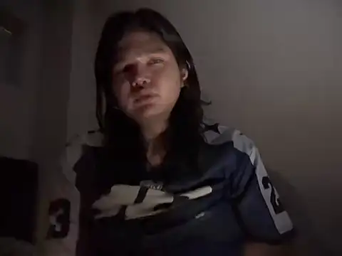 LeanneBettina online show from November 24, 2025, 1:44 pm