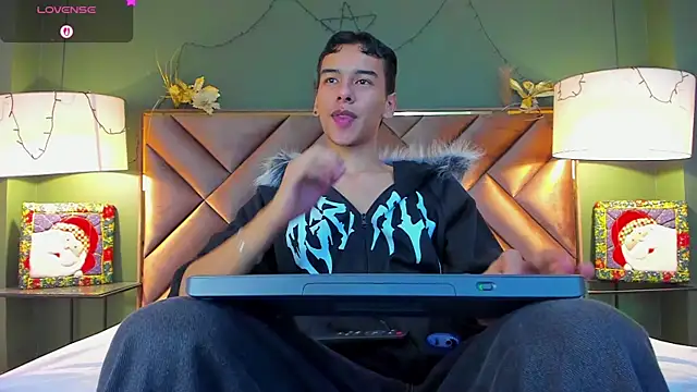 Snapshot of Aiden_Royce chatting on December 18, 2025, 3:22 am Aiden Royce online show from December 18, 2025, 3:22 am