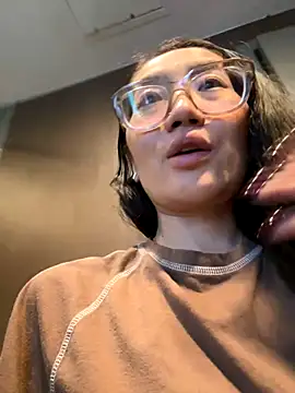 Snapshot of Aliciaz3 chatting on November 10, 2025, 5:12 am Aliciaz3 online show from November 10, 2025, 5:12 am