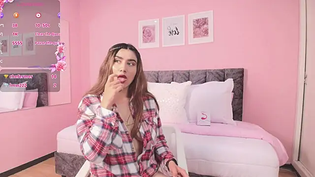 Snapshot of maddie_beauty chatting on October 18, 2025, 11:45 am maddie beauty online show from October 18, 2025, 11:45 am