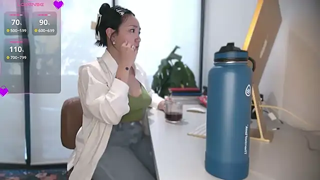 yuzhara online show from September 22, 2025, 3:07 pm