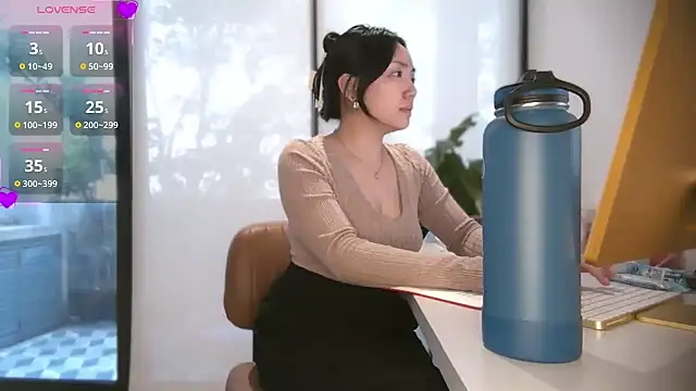 yuzhara online show from September 10, 2025, 3:22 pm