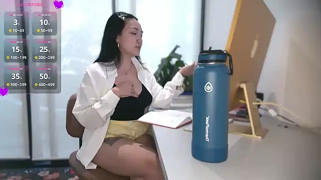 yuzhara online show from September 21, 2025, 3:39 pm