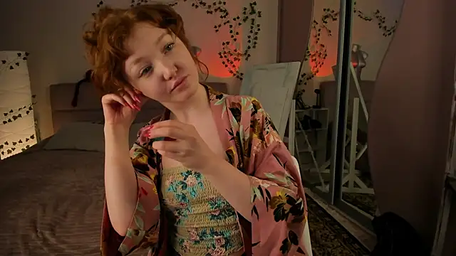 Snapshot of EmyRosaly chatting on April 4, 2026, 5:08 pm EmyRosaly online show from April 4, 2026, 5:08 pm