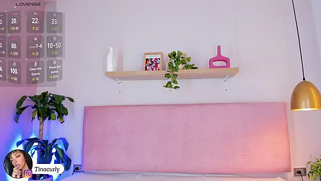 Snapshot of Tina_curly chatting on November 9, 2025, 11:47 am Tina curly online show from November 9, 2025, 11:47 am