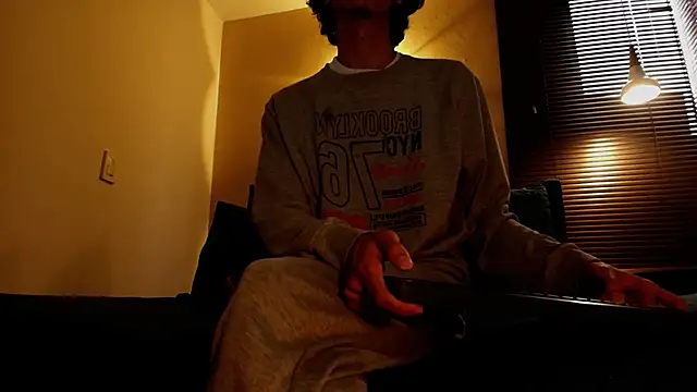 Lucian Morel S online show from December 4, 2025, 12:37 pm