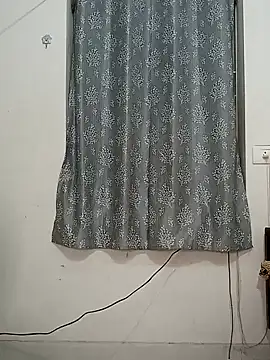 Snapshot of shrutee12 chatting on October 24, 2025, 7:13 pm shrutee12 online show from October 24, 2025, 7:13 pm