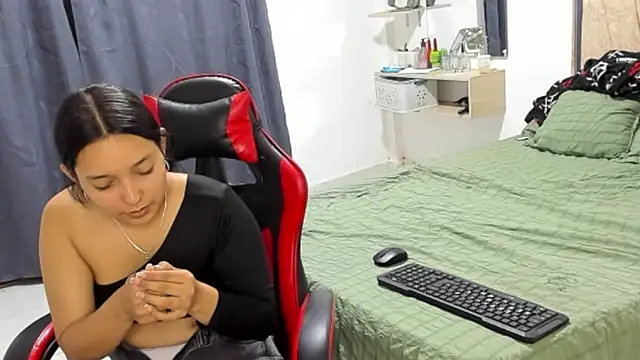 camalara online show from February 18, 2026, 11:45 pm