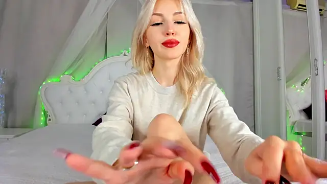 LisaFoxyMe online show from February 11, 2026, 1:38 am