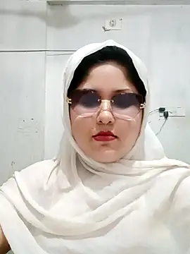 Snapshot of Nusrat-N chatting on June 1, 2026, 2:06 pm Nusrat-N online show from June 1, 2026, 2:06 pm