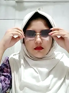 Snapshot of Nusrat-N chatting on May 29, 2026, 11:22 pm Nusrat-N online show from May 29, 2026, 11:22 pm